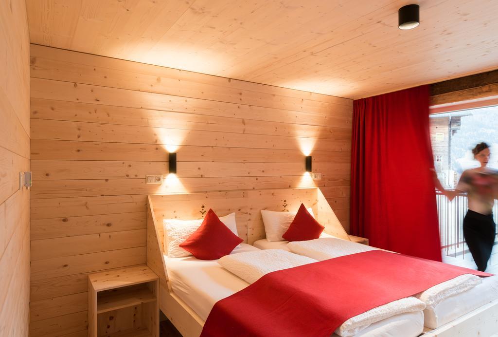 Giatla Hof Der Alfenalm - Ferienwohnungen Am Berg Innervillgraten Room photo